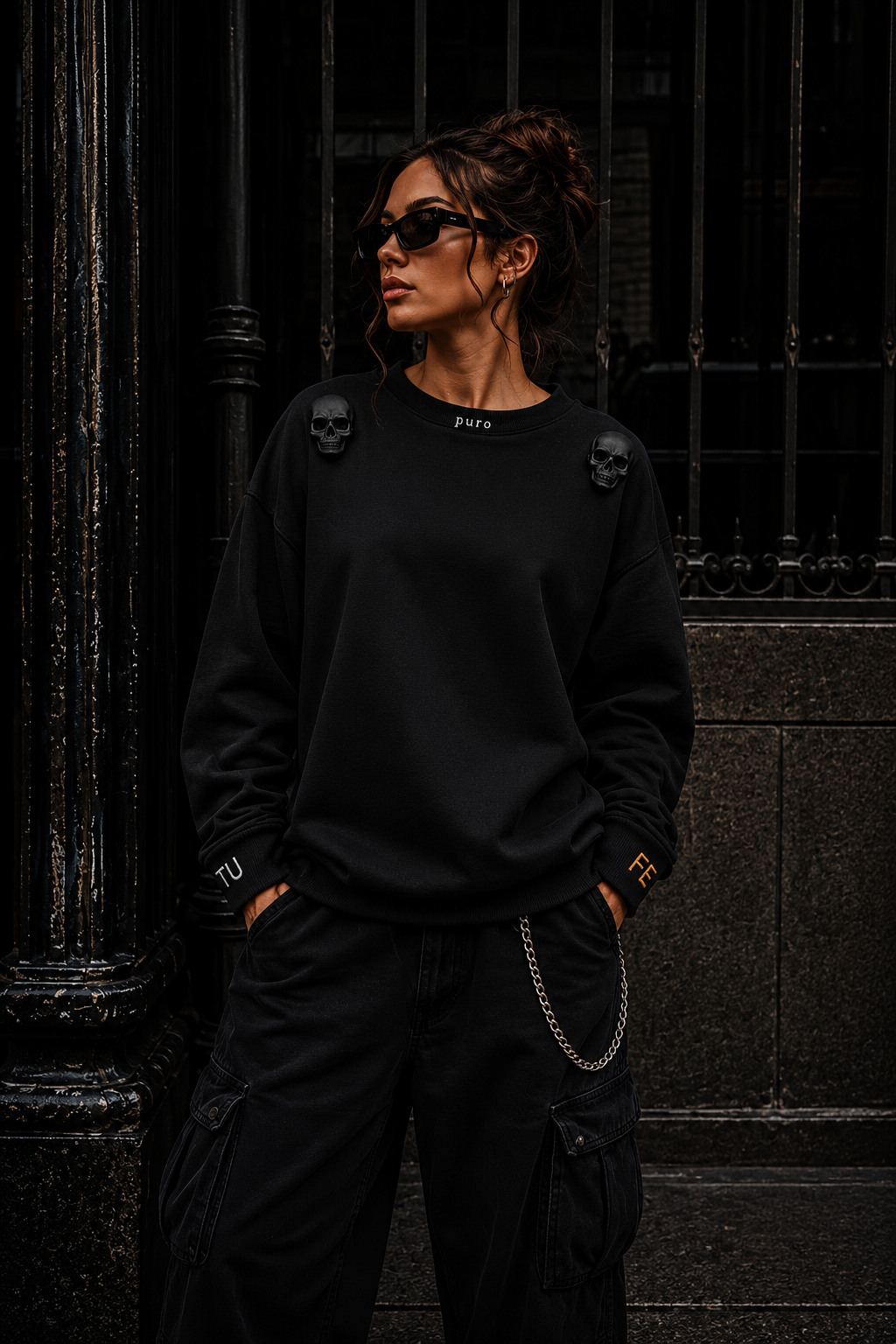 TU FE – Black Skull Oversize Sweatshirt