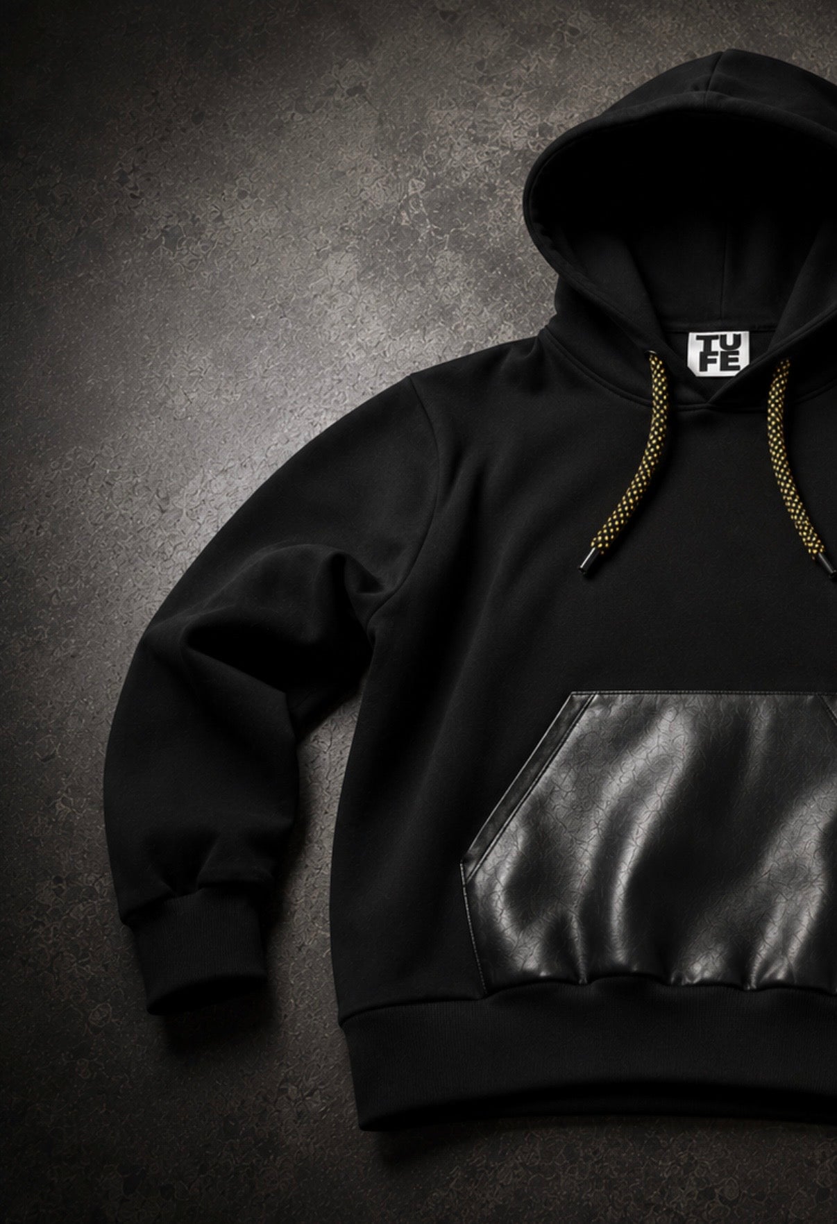 TU FE – Premium Hoodie